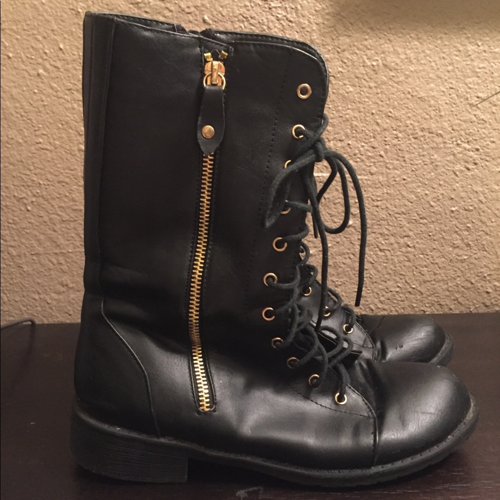 Bucco Capensis Combat boots with gold zipper HOLD